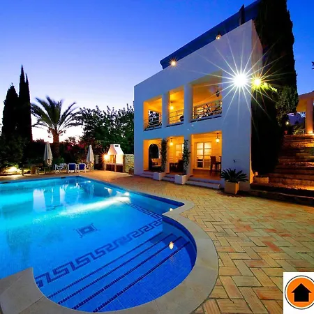 Jacaranda-pool, Sea View & Mature Garden Villa Tavira