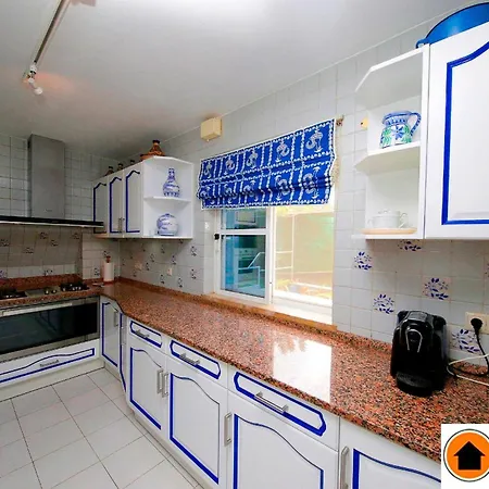 Villa Jacaranda-pool, Sea View & Mature Garden Tavira