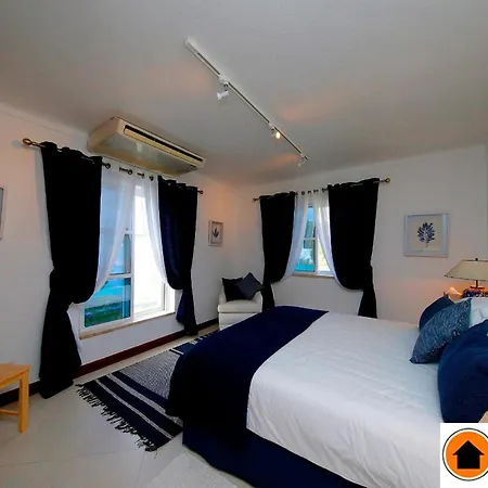 Jacaranda-pool, Sea View & Mature Garden Villa *
