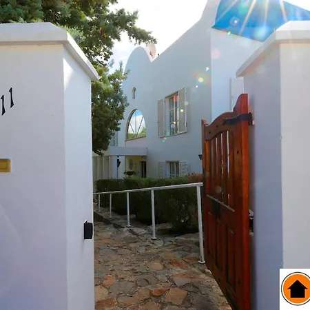 Jacaranda-pool, Sea View & Mature Garden Tavira