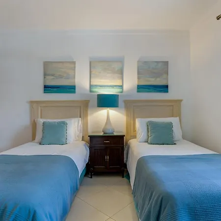 Villa Jacaranda-pool, Sea View & Mature Garden Tavira