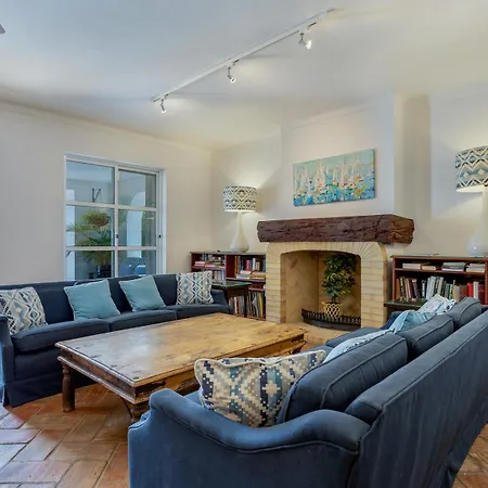 Jacaranda-pool, Sea View & Mature Garden Villa *