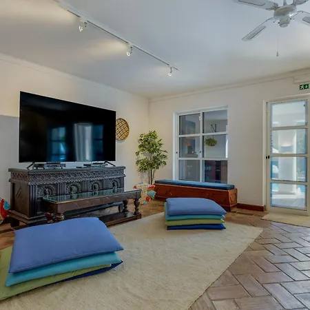 Jacaranda-pool, Sea View & Mature Garden Villa