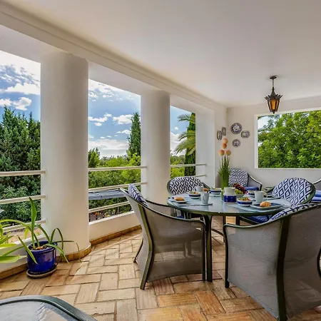 Jacaranda-pool, Sea View & Mature Garden Villa Tavira