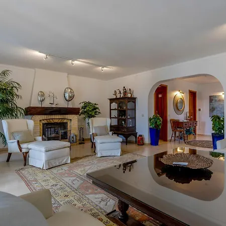 Jacaranda-pool, Sea View & Mature Garden Tavira