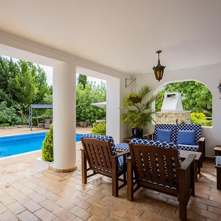 Jacaranda-pool, Sea View & Mature Garden Villa