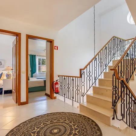 Jacaranda-pool, Sea View & Mature Garden Villa Tavira