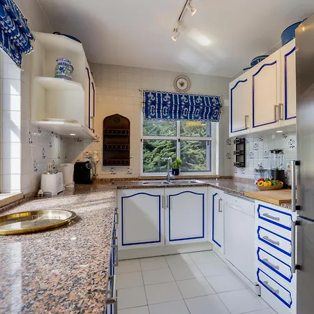 Jacaranda-pool, Sea View & Mature Garden