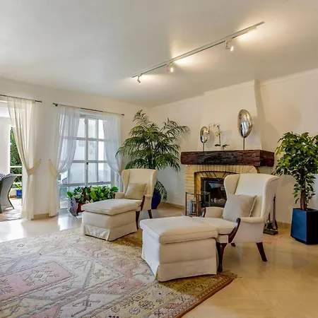 Villa Jacaranda-pool, Sea View & Mature Garden