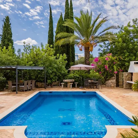 Jacaranda-pool, Sea View & Mature Garden Villa