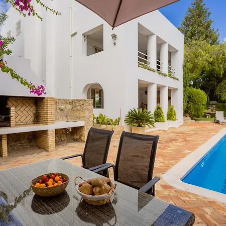 Jacaranda-pool, Sea View & Mature Garden Tavira