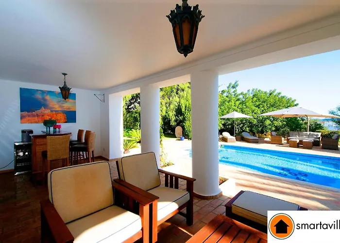 Jacaranda-pool, Sea View & Mature Garden * 塔维拉