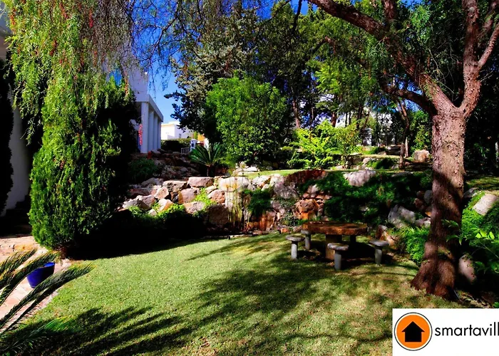 别墅 Jacaranda-pool, Sea View & Mature Garden *