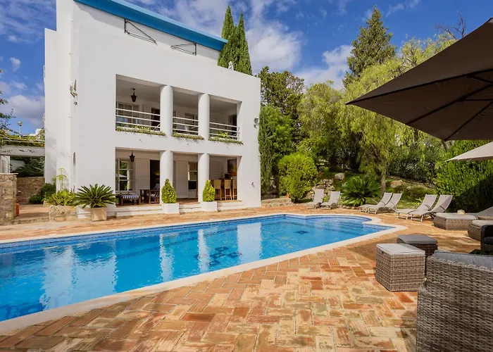 Jacaranda-pool, Sea View & Mature Garden * 塔维拉