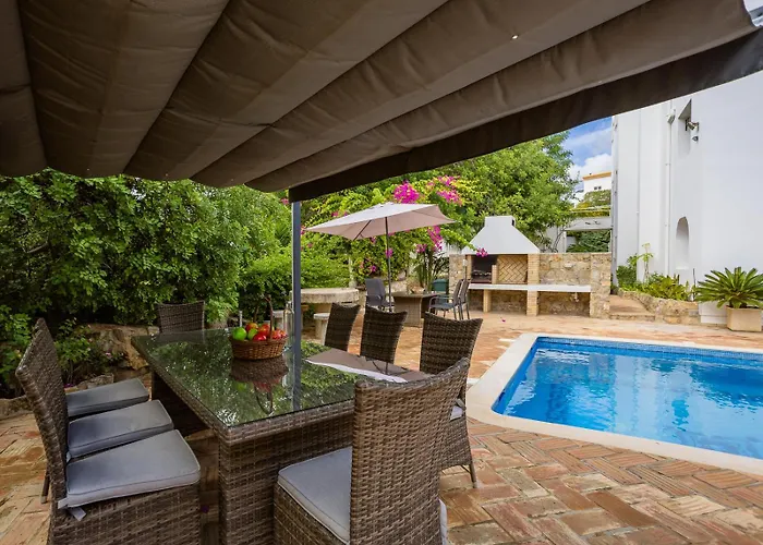 Jacaranda-pool, Sea View & Mature Garden