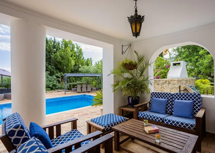 别墅 Jacaranda-pool, Sea View & Mature Garden