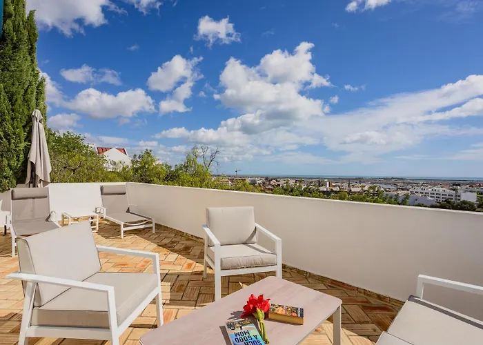Jacaranda-pool, Sea View & Mature Garden * 塔维拉