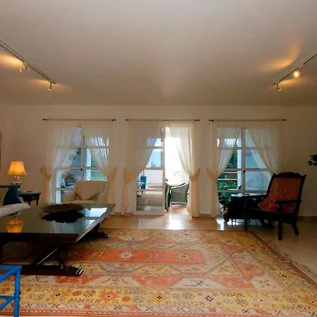 Jacaranda-pool, Sea View & Mature Garden 别墅 *