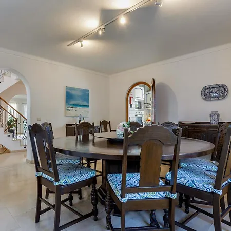 别墅 Jacaranda-pool, Sea View & Mature Garden 塔维拉